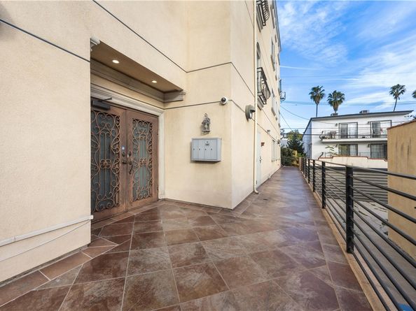 918 S Wooster Street 2, Los Angeles CA 90035