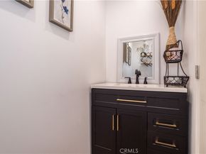 7410 Cozycroft Avenue, Winnetka CA 91306