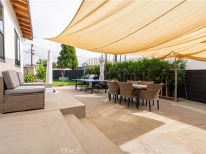 7410 Cozycroft Avenue, Winnetka CA 91306