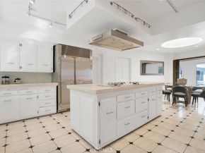 2906 Elvido Drive, Los Angeles CA 90049