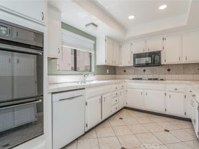 5711 Owensmouth Avenue 116, Woodland Hills CA 91367