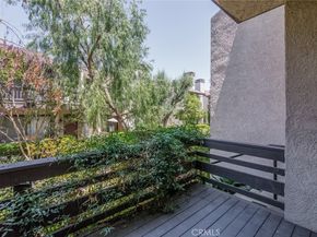5711 Owensmouth Avenue 116, Woodland Hills CA 91367