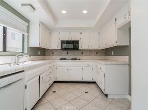 5711 Owensmouth Avenue 116, Woodland Hills CA 91367