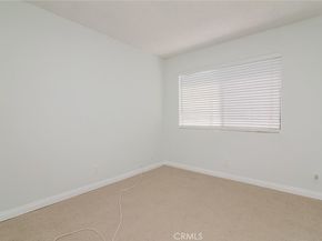5711 Owensmouth Avenue 116, Woodland Hills CA 91367