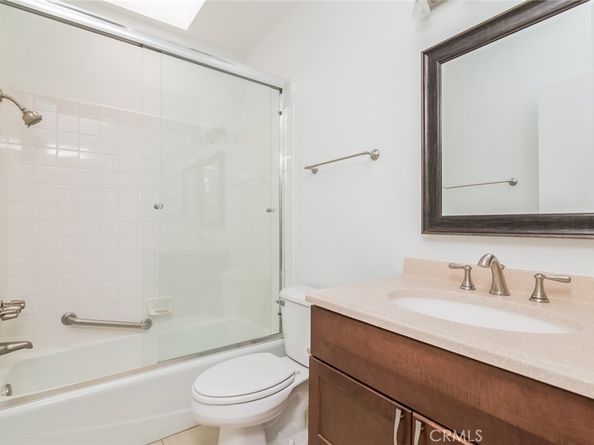 5711 Owensmouth Avenue 116, Woodland Hills CA 91367