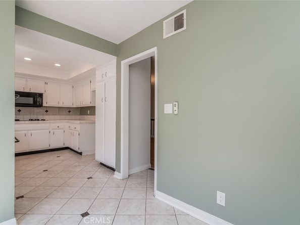 5711 Owensmouth Avenue 116, Woodland Hills CA 91367