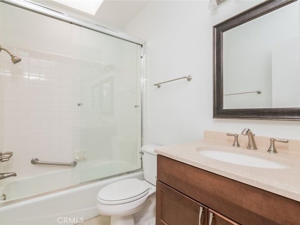 5711 Owensmouth Avenue 116, Woodland Hills CA 91367