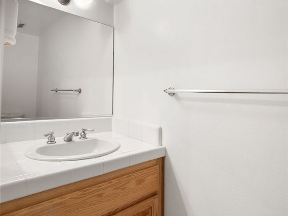 2401 Vanderbilt Lane B, Redondo Beach CA 90278