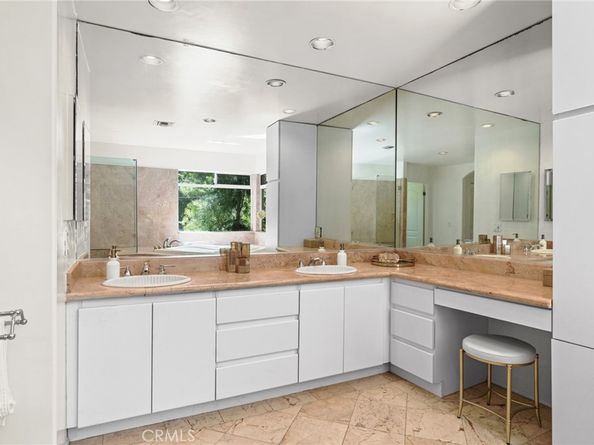 10055 Reevesbury Drive, Beverly Hills CA 90210