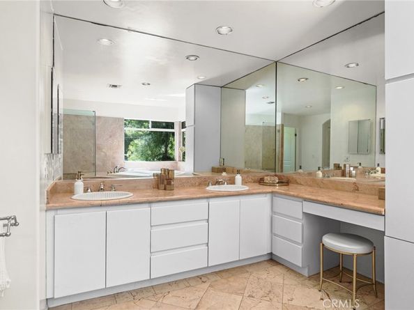 10055 Reevesbury Drive, Beverly Hills CA 90210