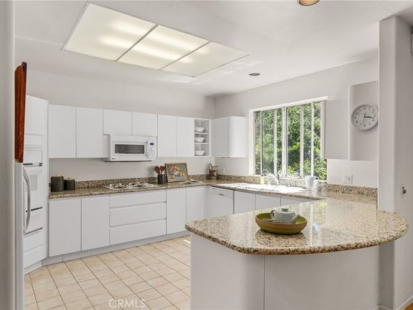 10055 Reevesbury Drive, Beverly Hills CA 90210