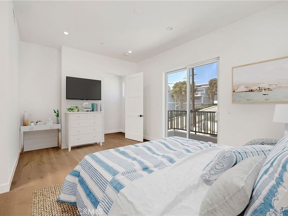 2100 Carnegie Lane, Redondo Beach CA 90278