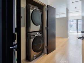 1100 S Hope Street 911, Los Angeles CA 90015