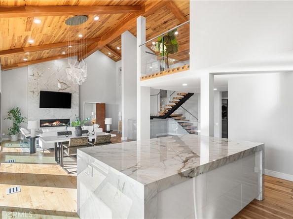 8566 Hollywood Boulevard, Los Angeles CA 90069