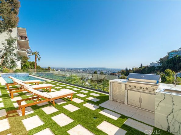 8566 Hollywood Boulevard, Los Angeles CA 90069