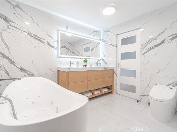 8566 Hollywood Boulevard, Los Angeles CA 90069