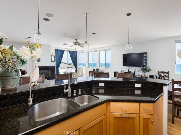 209 41st, Manhattan Beach CA 90266