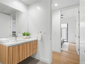 3981 Moore Street 101, Los Angeles CA 90066