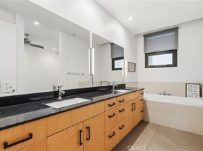 133 The Promenade N 118, Long Beach CA 90802