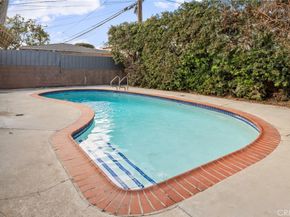 10525 S 8th Avenue, Inglewood CA 90303