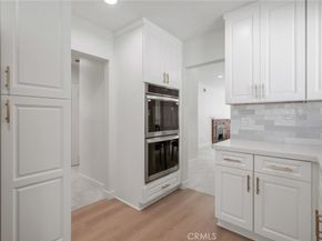 10525 S 8th Avenue, Inglewood CA 90303