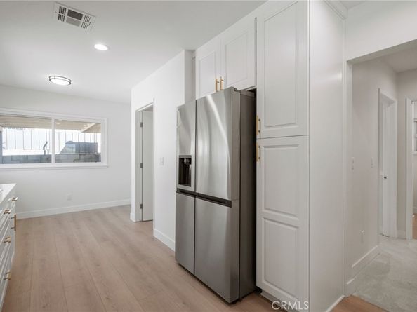 10525 S 8th Avenue, Inglewood CA 90303