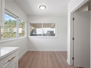 10525 S 8th Avenue, Inglewood CA 90303