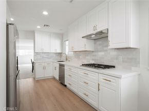 10525 S 8th Avenue, Inglewood CA 90303