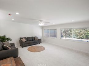 10525 S 8th Avenue, Inglewood CA 90303