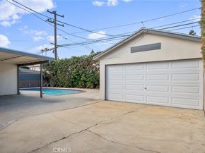 10525 S 8th Avenue, Inglewood CA 90303