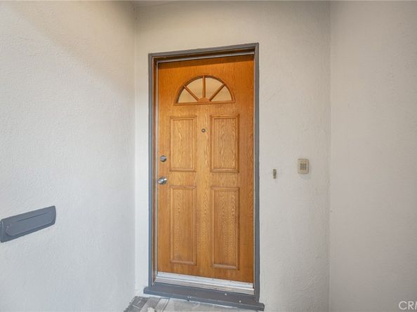 10525 S 8th Avenue, Inglewood CA 90303