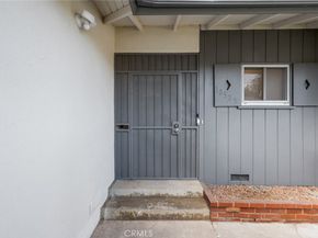 10525 S 8th Avenue, Inglewood CA 90303
