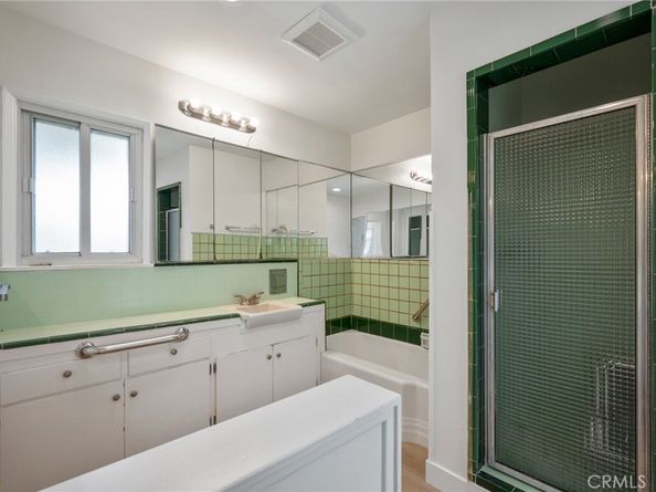 10525 S 8th Avenue, Inglewood CA 90303