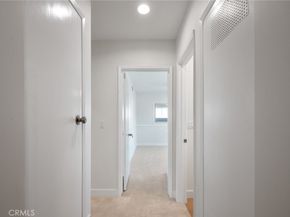 10525 S 8th Avenue, Inglewood CA 90303