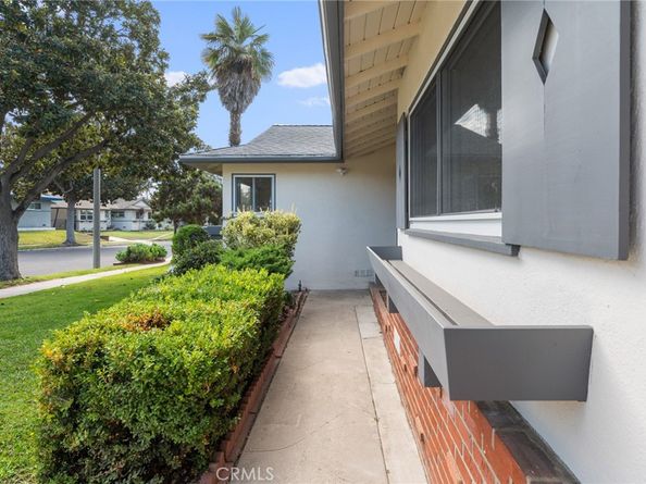 10525 S 8th Avenue, Inglewood CA 90303