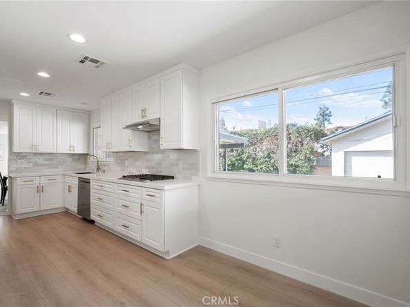 10525 S 8th Avenue, Inglewood CA 90303