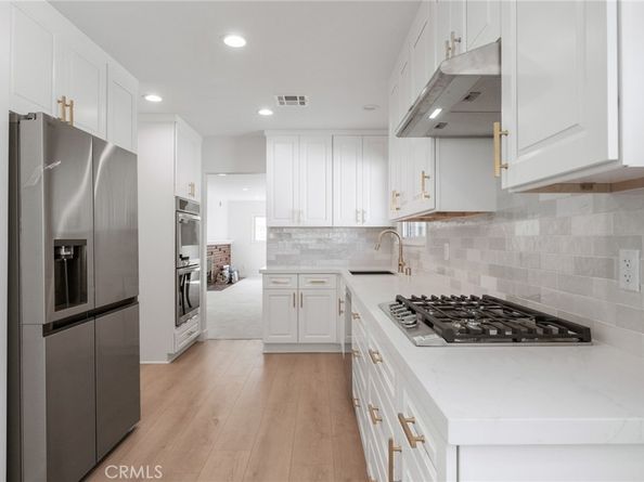 10525 S 8th Avenue, Inglewood CA 90303