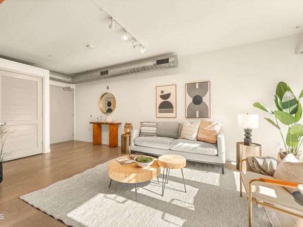 527 Molino Street 209, Los Angeles CA 90013