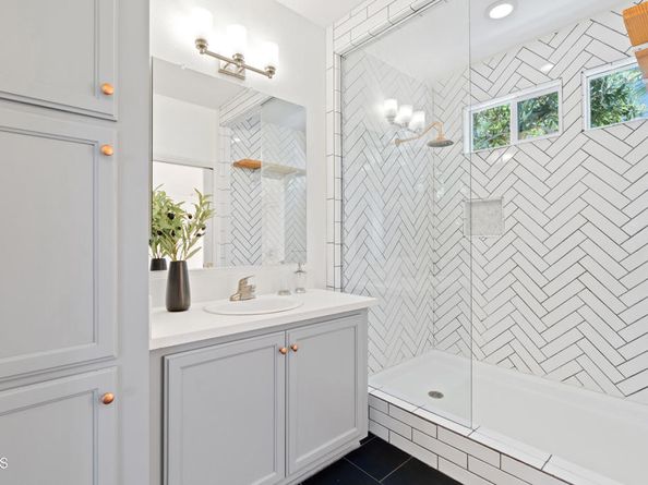 2653 W Avenue 35, Los Angeles CA 90065
