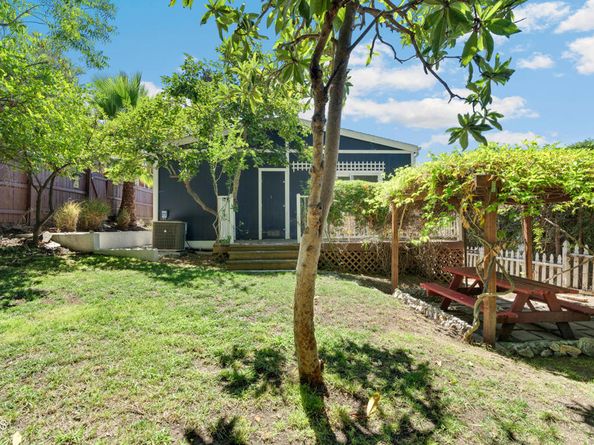 2653 W Avenue 35, Los Angeles CA 90065