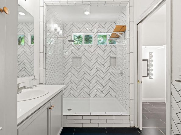 2653 W Avenue 35, Los Angeles CA 90065