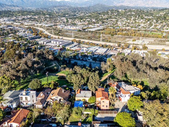 2309 Vista Gordo Drive, Los Angeles CA 90026