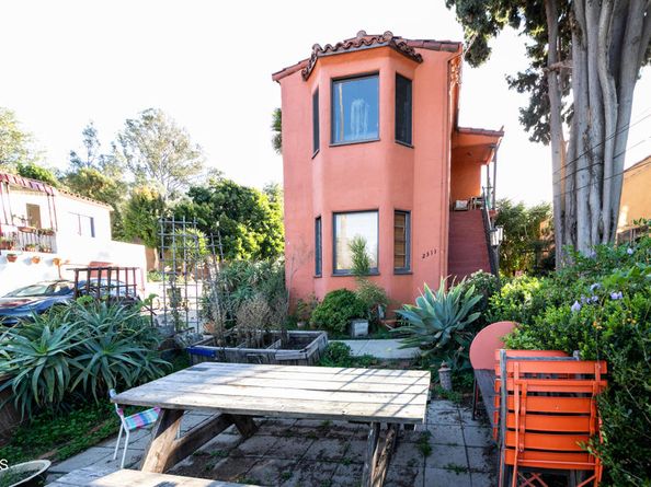 2309 Vista Gordo Drive, Los Angeles CA 90026