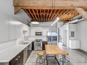 527 Molino Street 110, Los Angeles CA 90013