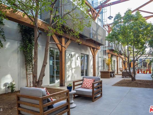 527 Molino Street 110, Los Angeles CA 90013
