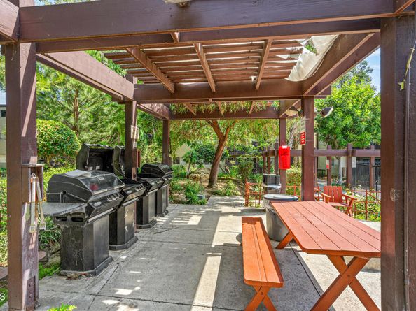5870 Benner Street 102, Los Angeles CA 90042