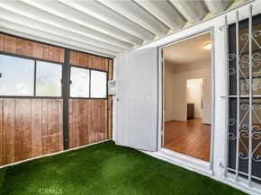 1036 S Citrus Avenue, Los Angeles CA 90019