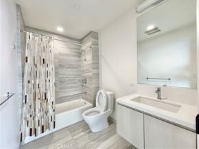 1050 S Grand Avenue 2003, Los Angeles CA 90015