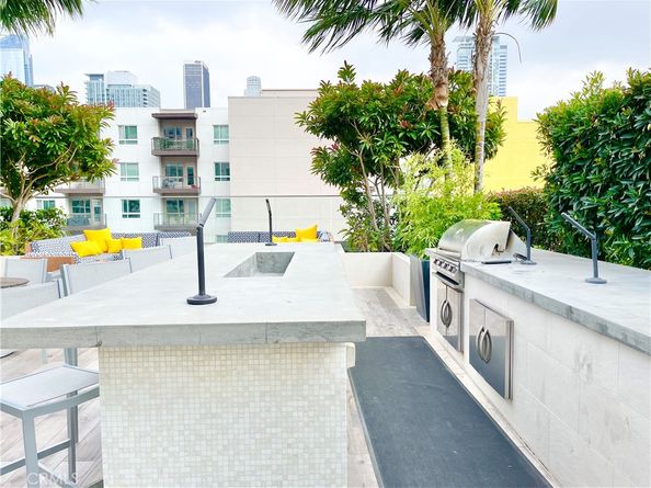 1050 S Grand Avenue 2003, Los Angeles CA 90015