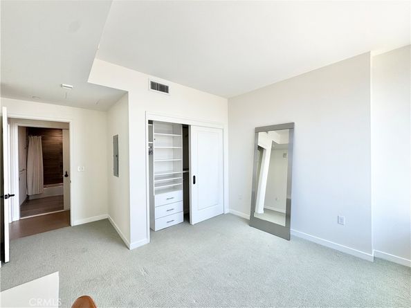 1050 S Grand Avenue 2003, Los Angeles CA 90015